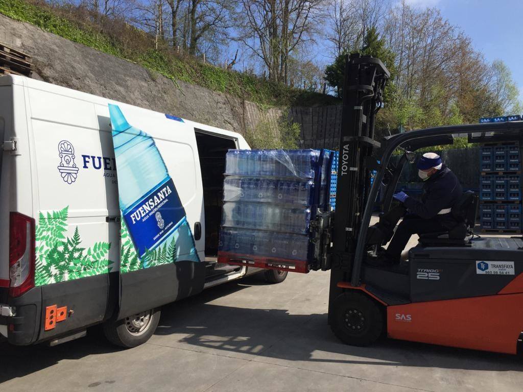 Fuensanta dona más de 40 mil botellas de agua mineral en la lucha contra el Covid-19